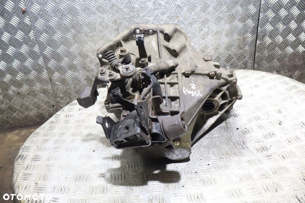 SKRZYNIA BIEGÓW 5 BIEGOWA YARIS II 1.0 20TT01 - 2