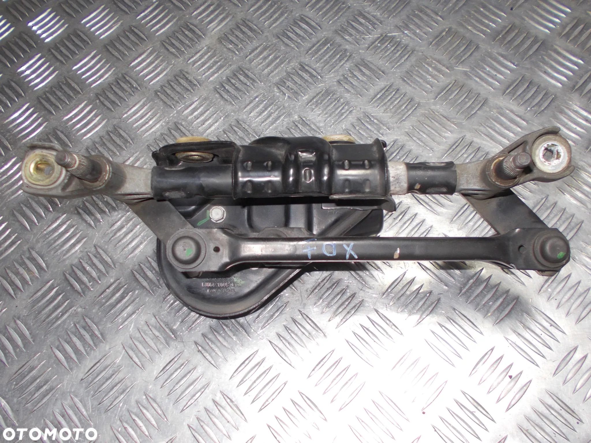 VW Fox mechanizm silniczek wycieraczek przód - 1