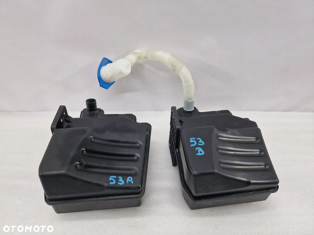VW GOLF V VI / SEAT LEON II , LIFT / SKODA SUPERB II 3T0 ZBIORNICZEK SPRYSKIWACZY , NR 1K0955453Q / 1K0955453R / 1K0955453S , NR AUKCJI ZS53 - 1