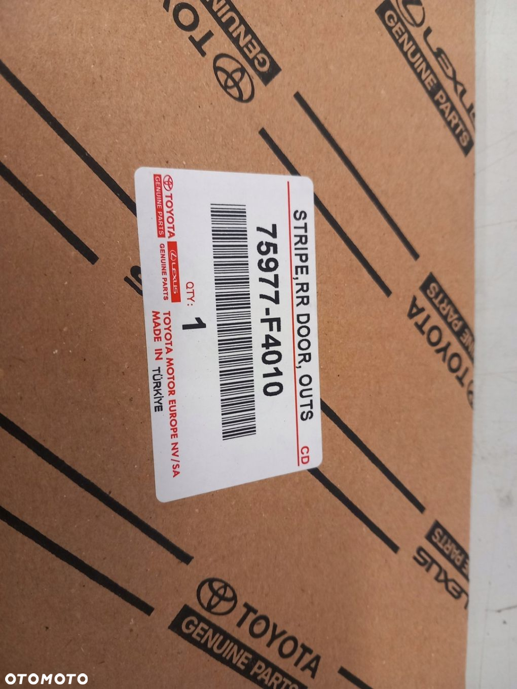 Toyota CH-R 18-22 OE 75977-F4010 naklejka zewnętrzna drzwi prawy tył - 2