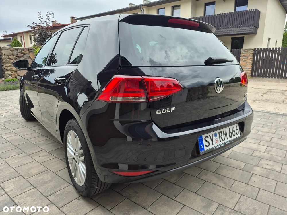 Volkswagen Golf - 6