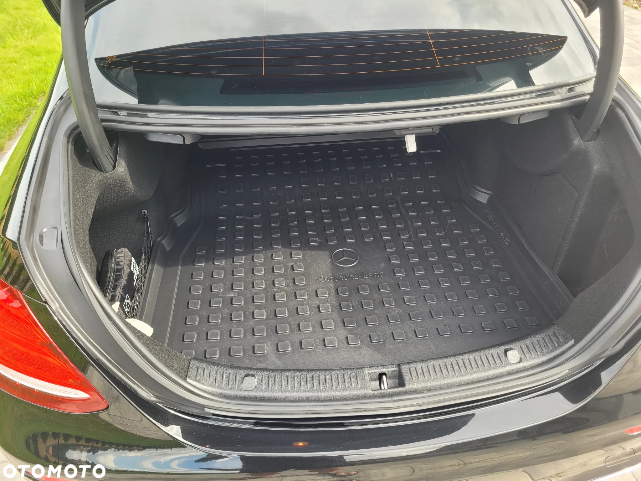 Mercedes-Benz Klasa E 220 d 4-Matic 9G-TRONIC - 30
