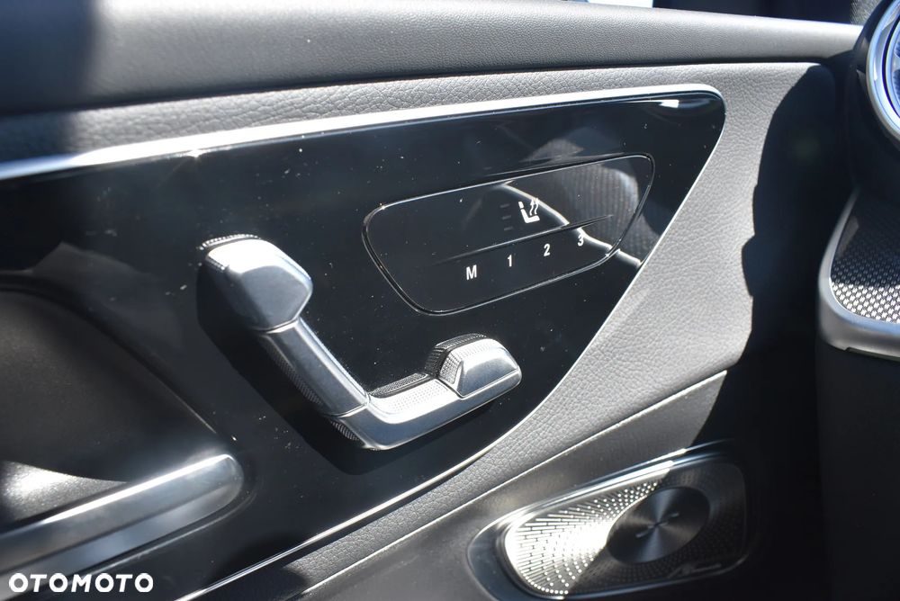 Mercedes-Benz GLC 300 d mHEV 4-Matic Avantgarde - 24