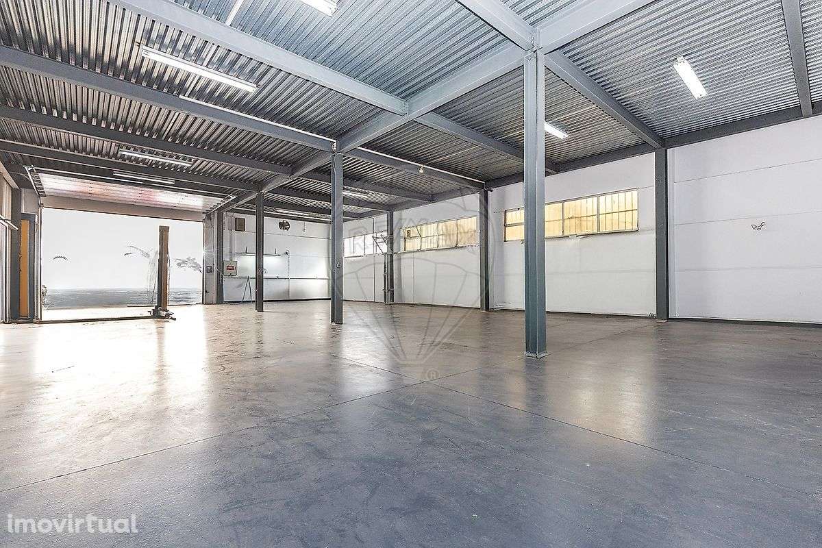 Armazém  para arrendamento - Grande imagem: 2/12