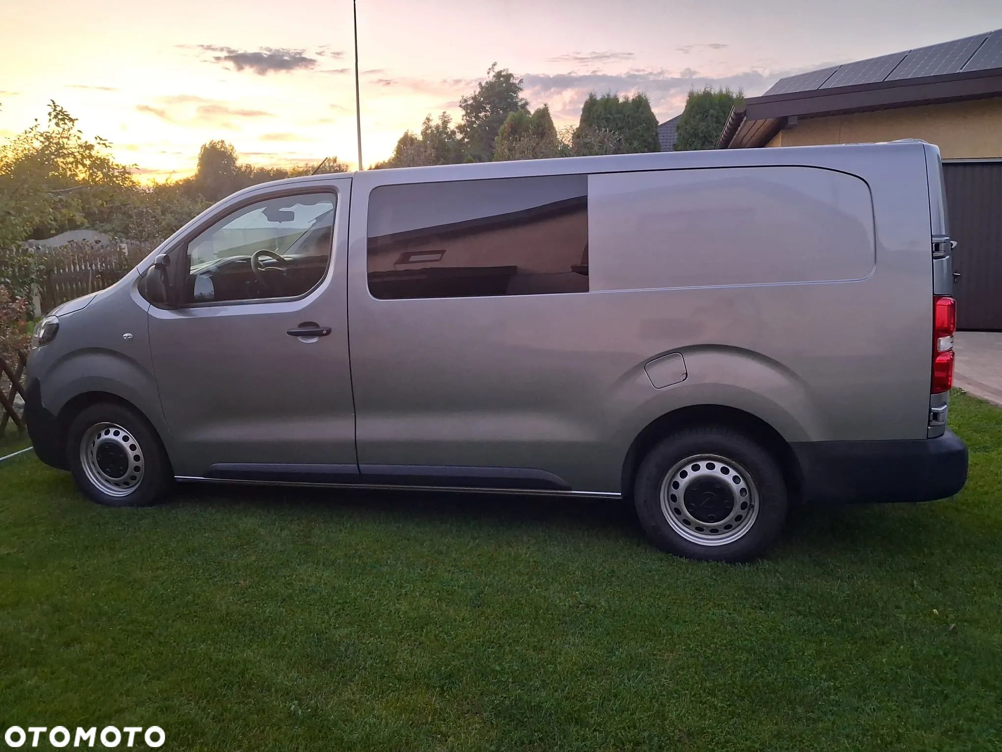 Opel Vivaro - 1