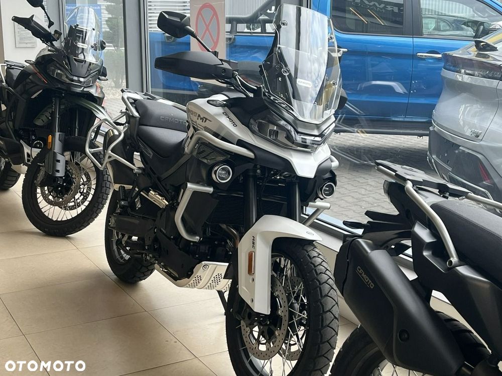 CFMoto MT - 1