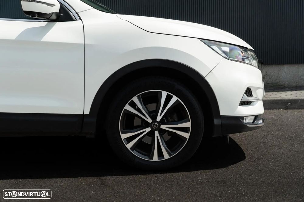 Nissan Qashqai 1.5 dCi N-Connecta J18 - 28