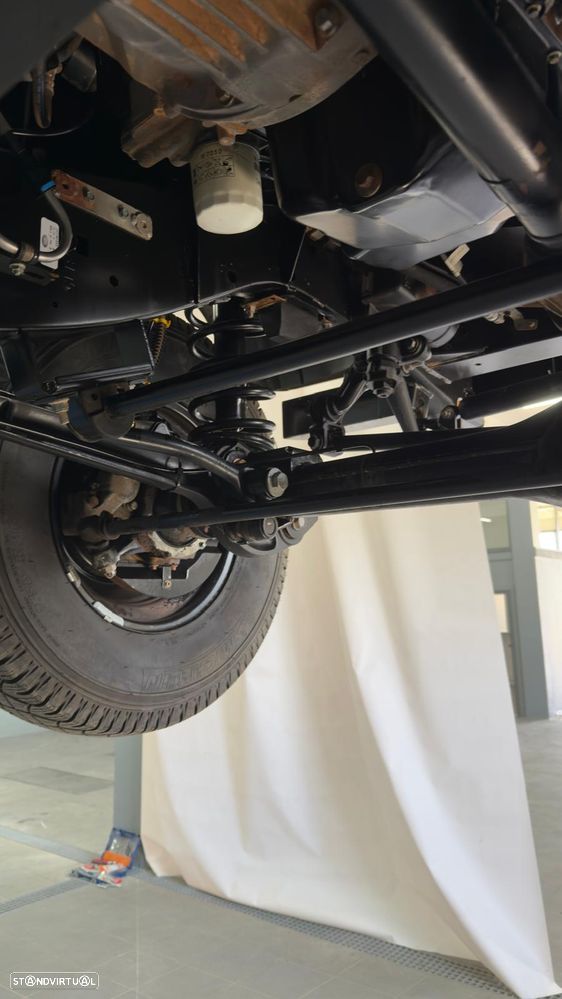 Land Rover Defender 110 DPF SE - 24