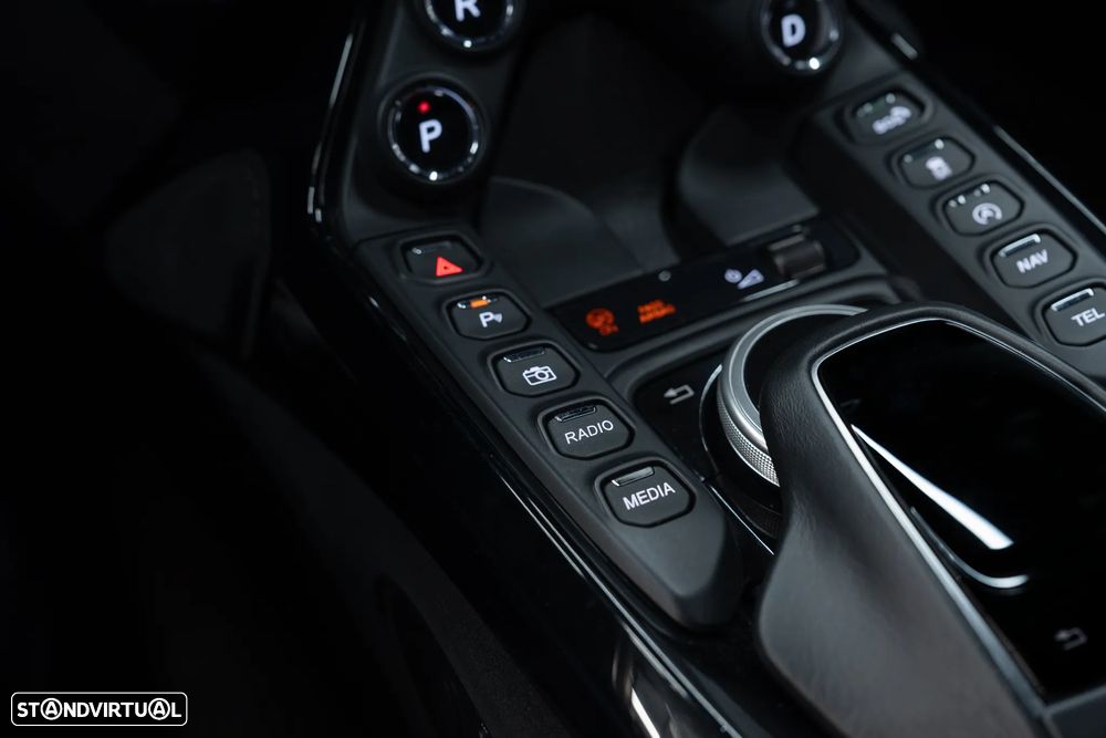 Aston Martin Vantage Coupe V8 - 43