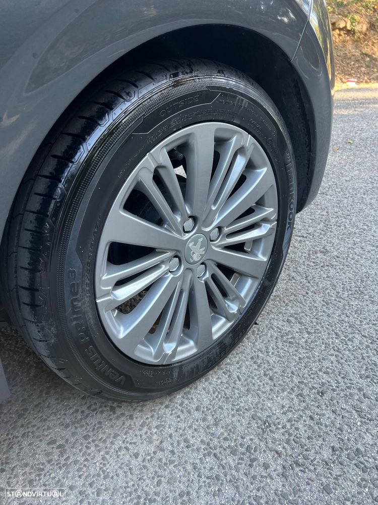 Peugeot 208 1.2 PureTech Allure - 15