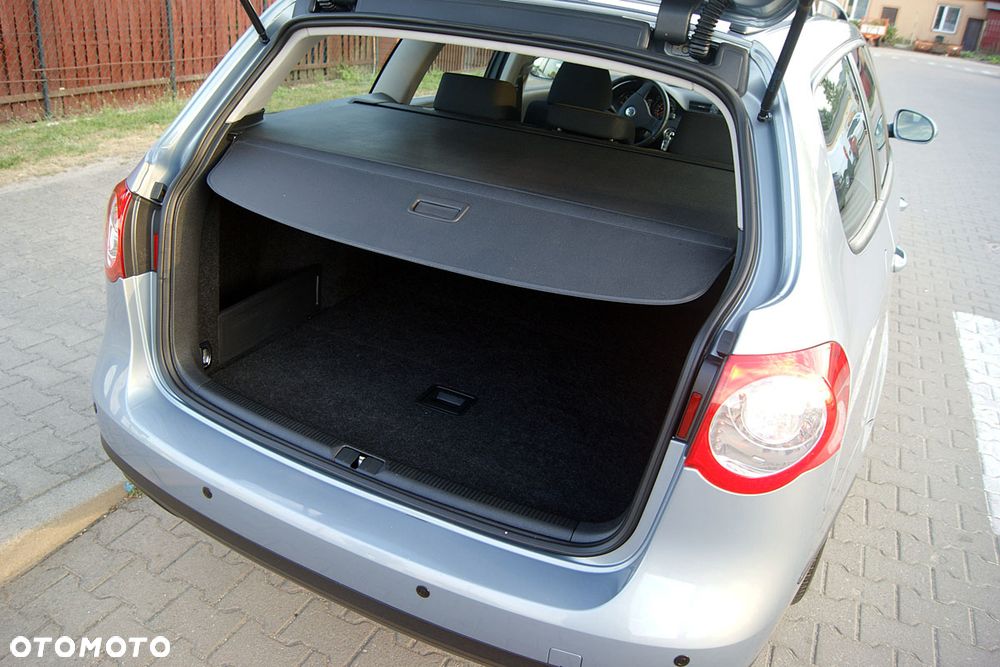 Volkswagen Passat 2.0 TDI DPF BlueMotion Technology Comfortline - 32