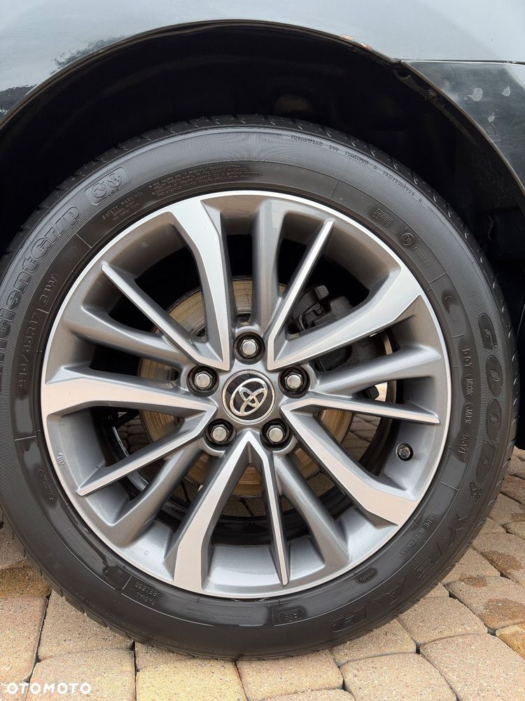 Toyota Avensis 2.0 D-4D Premium - 9