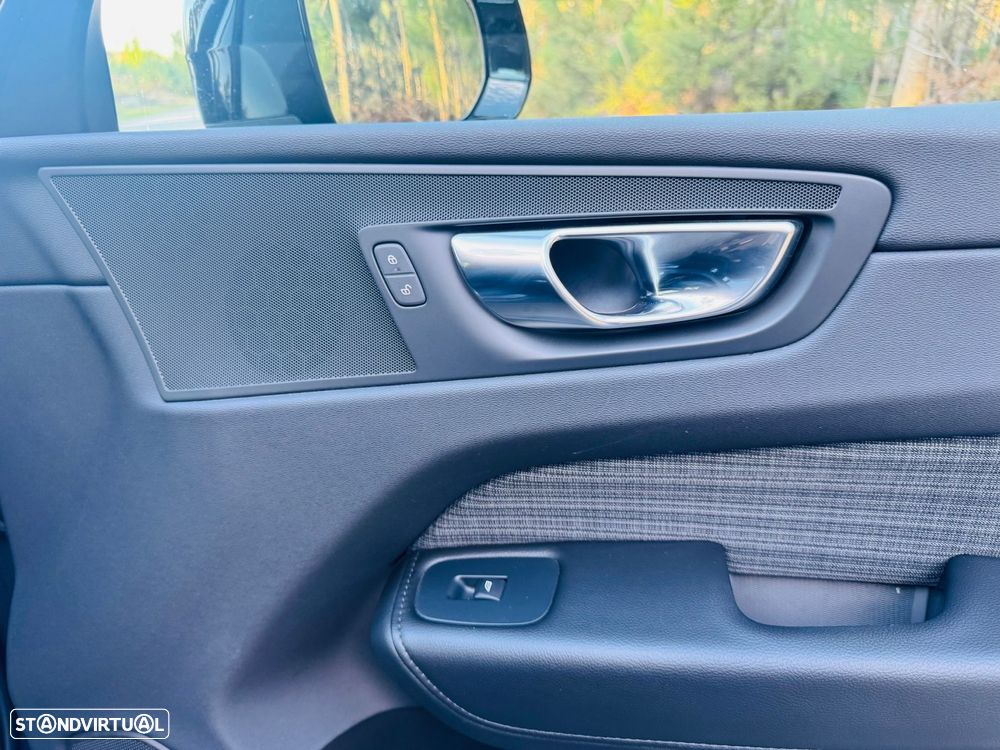 Volvo XC 60 2.0 B4 Inscription Geartronic - 48