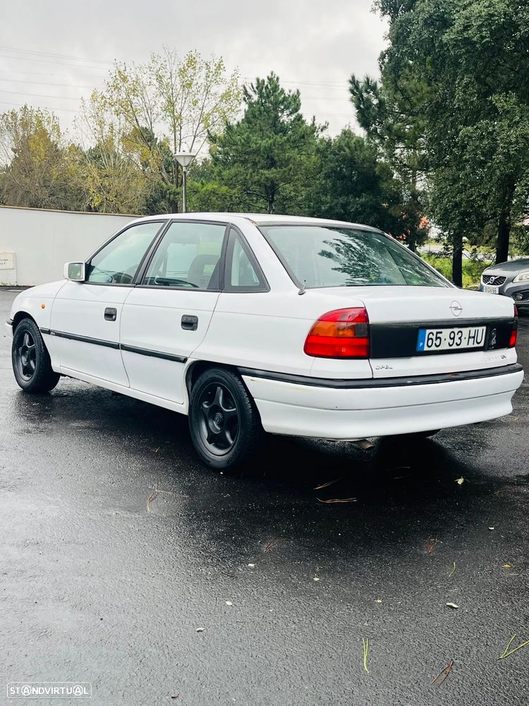 Opel Astra 1.4i 16V - 4