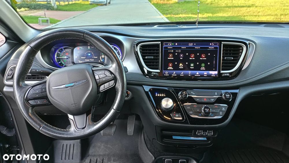 Chrysler Pacifica - 31