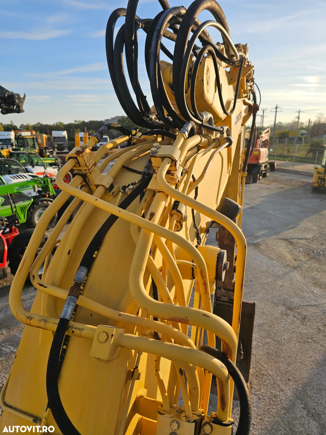 Komatsu PC 138 USLC-8 excavator pe senile compact - 4