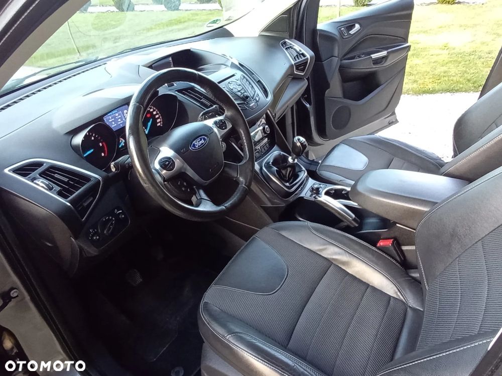 Ford Kuga 2.0 TDCi 4x4 Titanium - 12