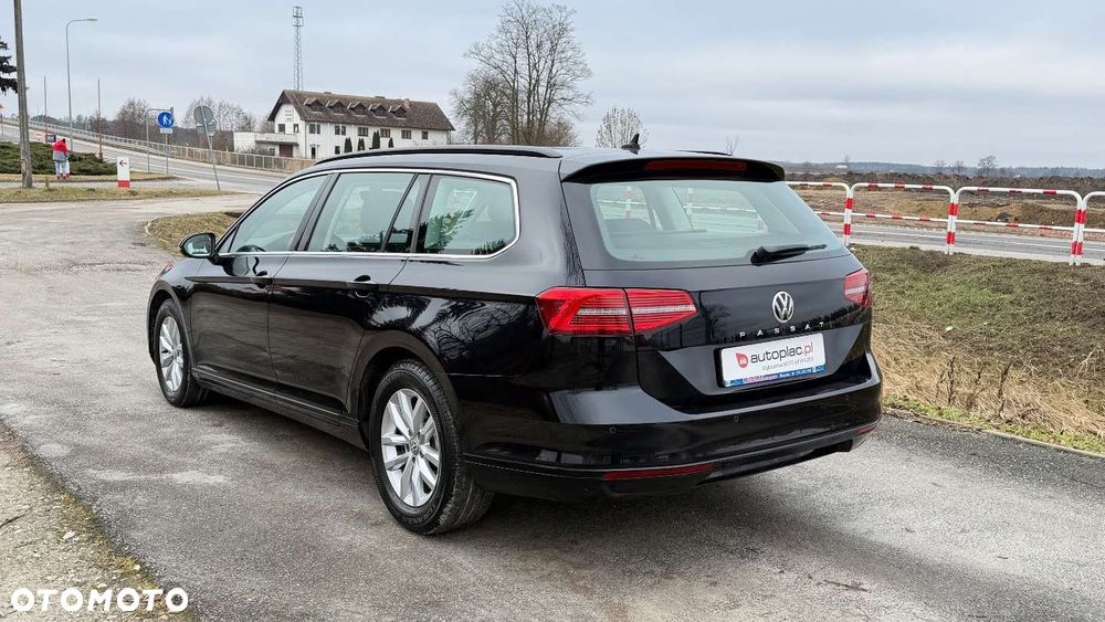 Volkswagen Passat - 25
