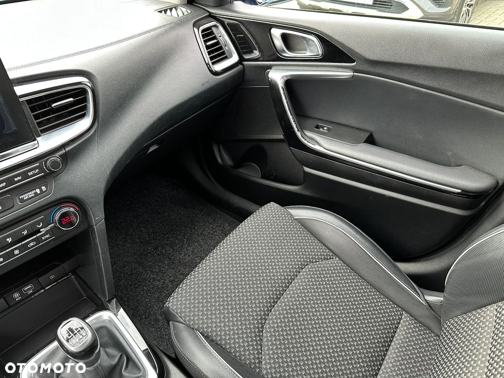 Kia Ceed - 17