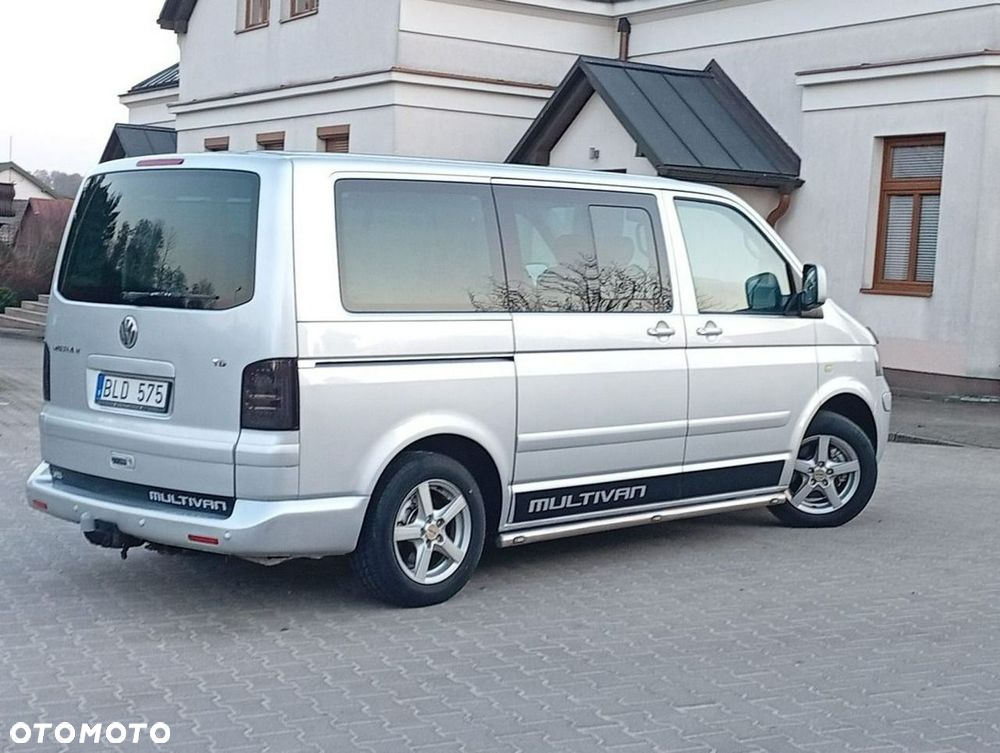 Volkswagen Multivan - 17