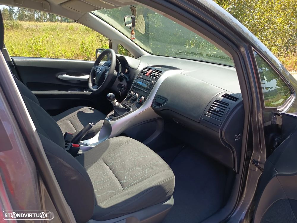 Toyota Auris 1.4 D-4D Comfort - 14