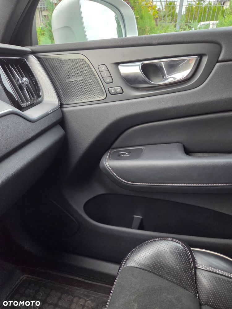 Volvo XC 60 T6 AWD R-Design - 7