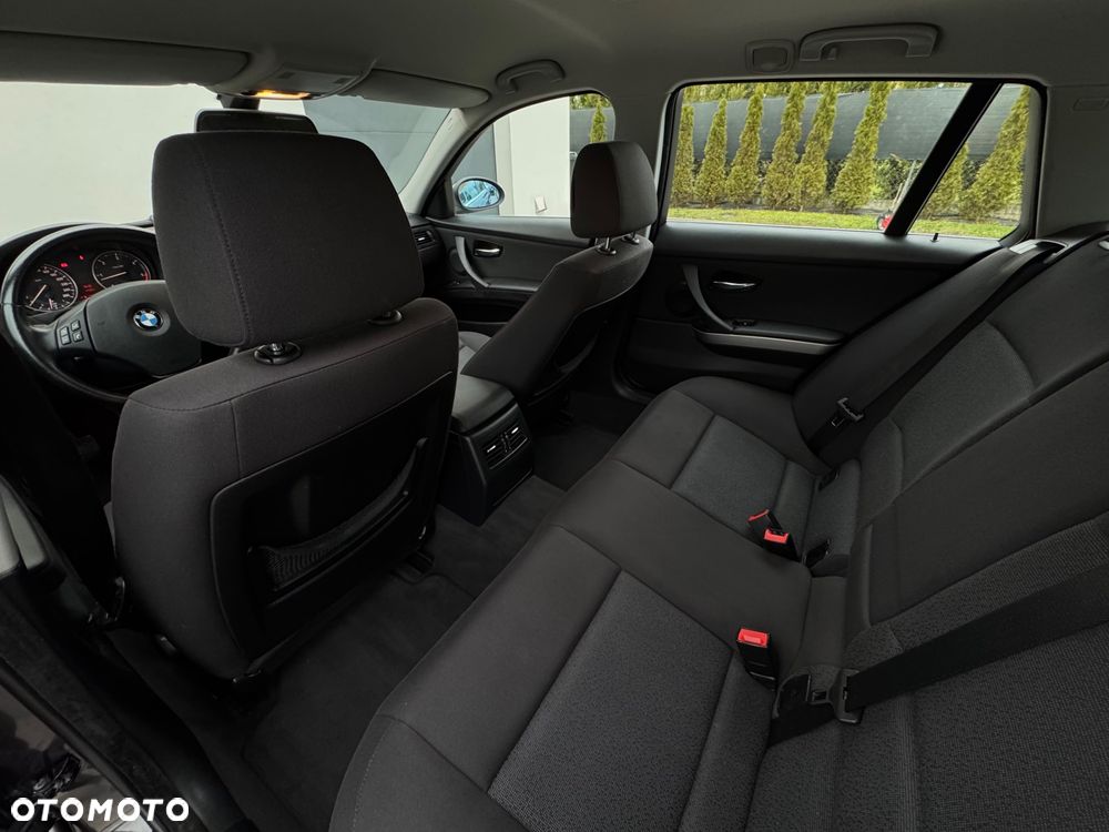 BMW Seria 3 325d DPF - 33