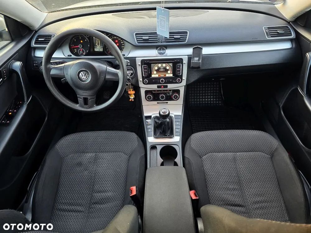 Volkswagen Passat 1.6 TDI Comfortline - 5