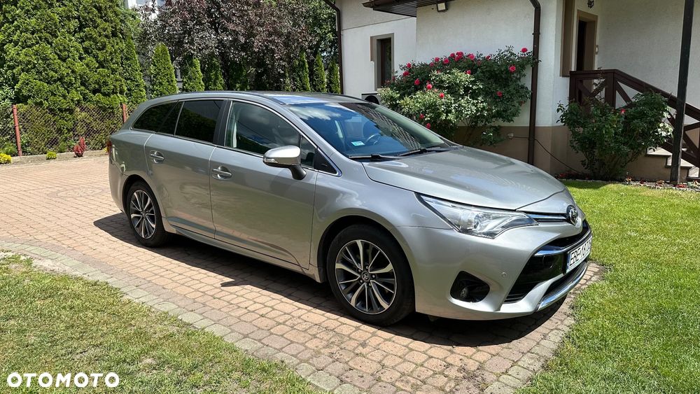 Toyota Avensis 2.0 D-4D Premium - 1