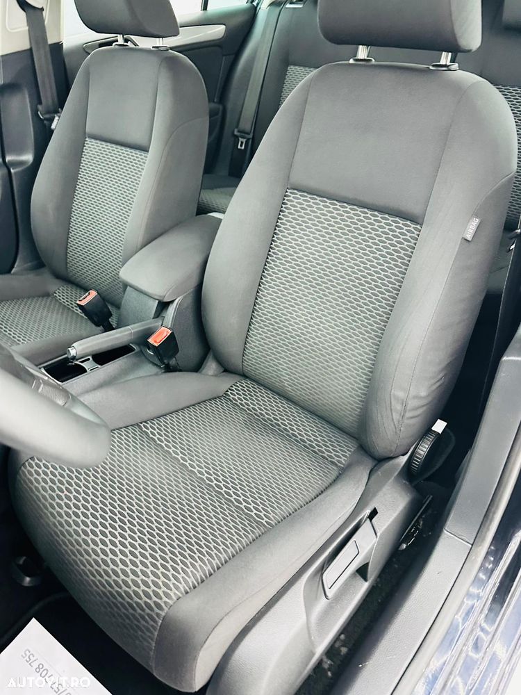 Volkswagen Golf 1.6 TDI DPF BlueMotion - 14