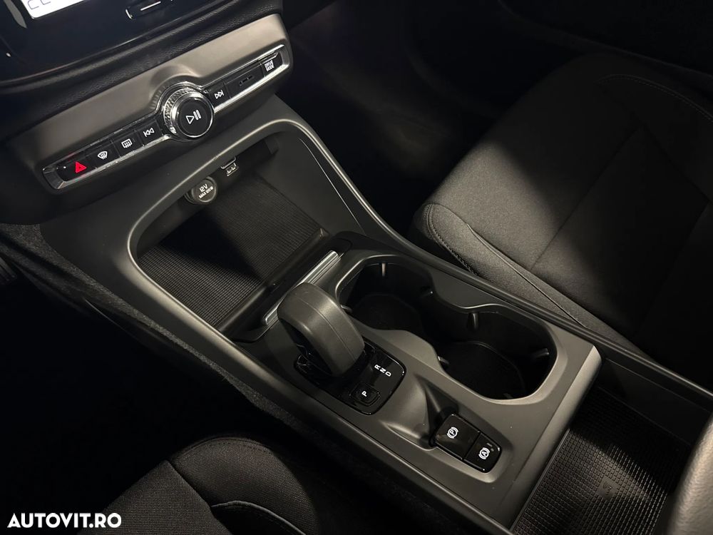 Volvo XC 40 - 24