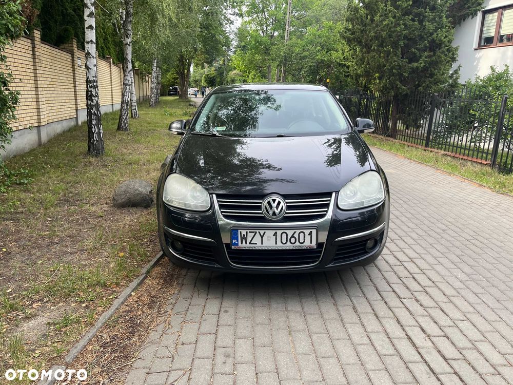 Volkswagen Jetta - 2