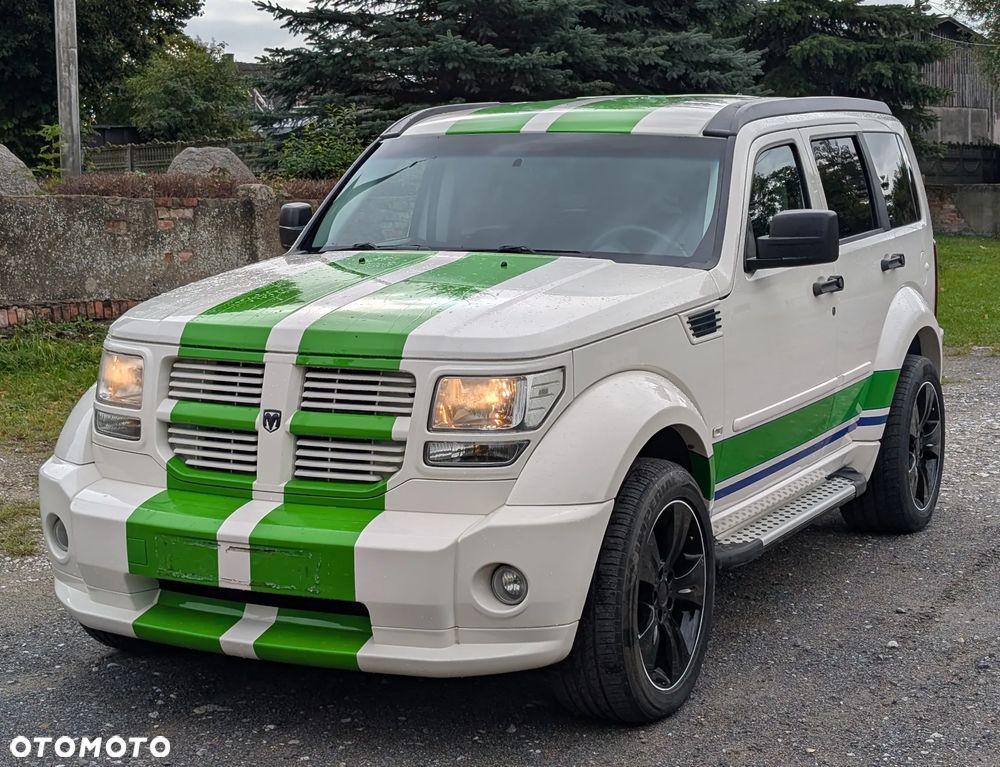 Dodge Nitro - 1