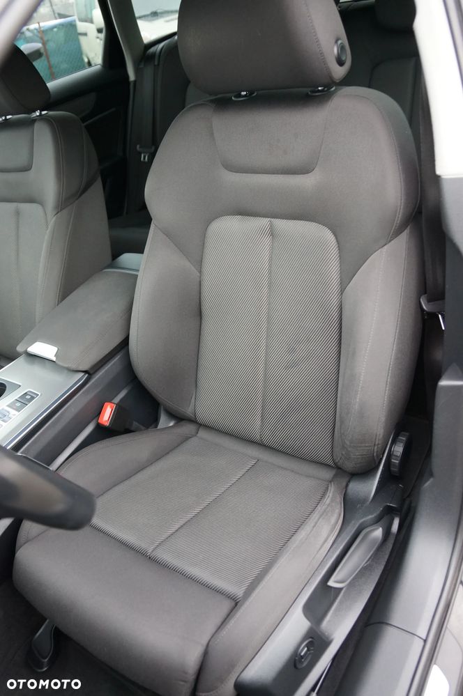 Audi A6 Avant 40 TDI quattro S tronic - 27