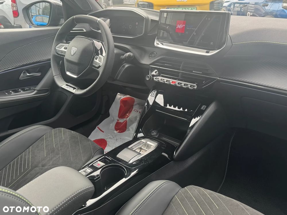 Peugeot 2008 PureTech mHEV GT E-DCS6 - 10