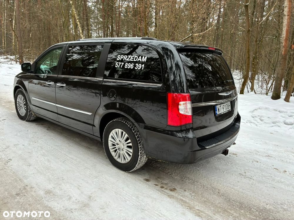 Chrysler Town & Country 3.6 Limited - 14