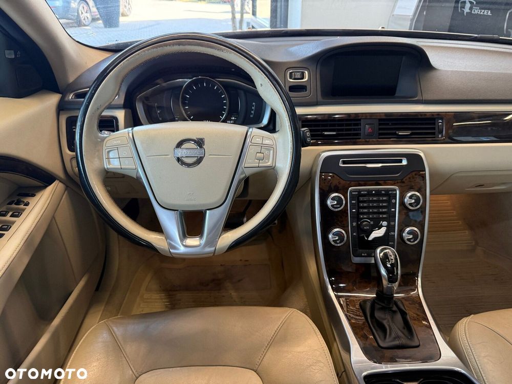 Volvo XC 70 - 18