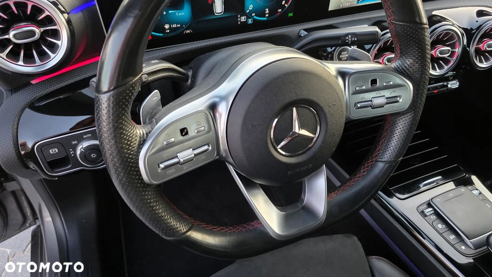 Mercedes-Benz CLA 180 7G-DCT AMG Line - 18