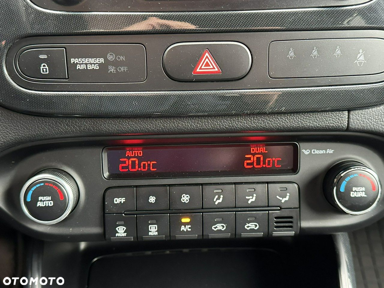 Kia Carens 1.6 GDI L - 24