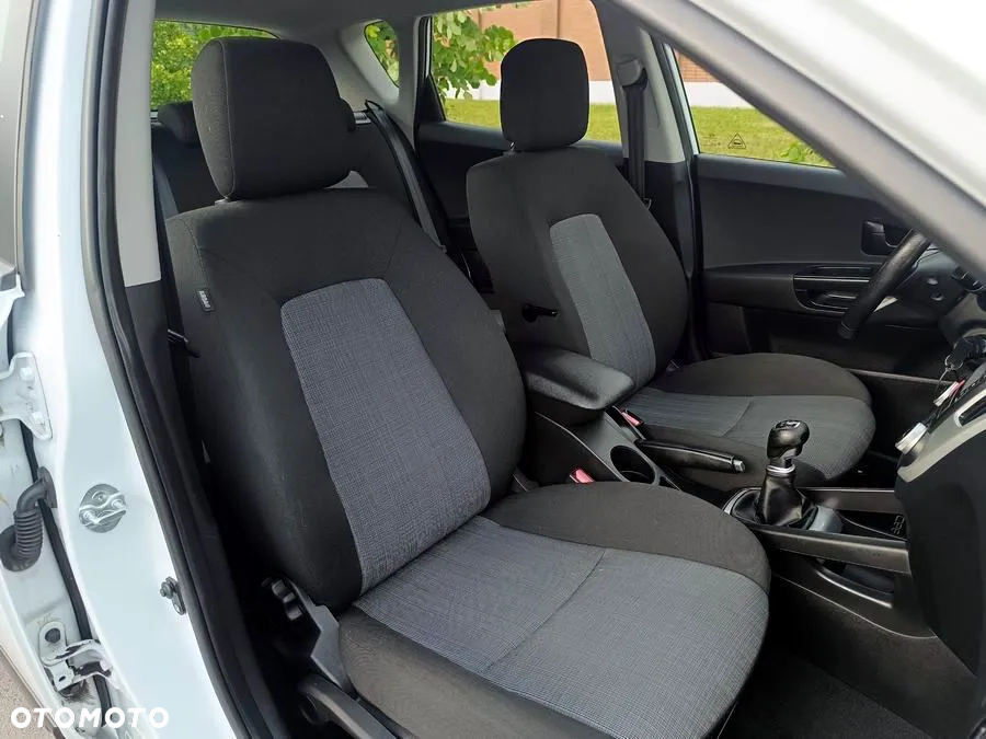 Kia Ceed 1.4 CVVT SW Dream-Team Edition - 18
