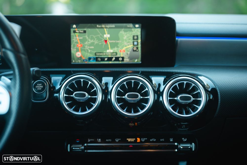 Mercedes-Benz A 250 e AMG Line - 24