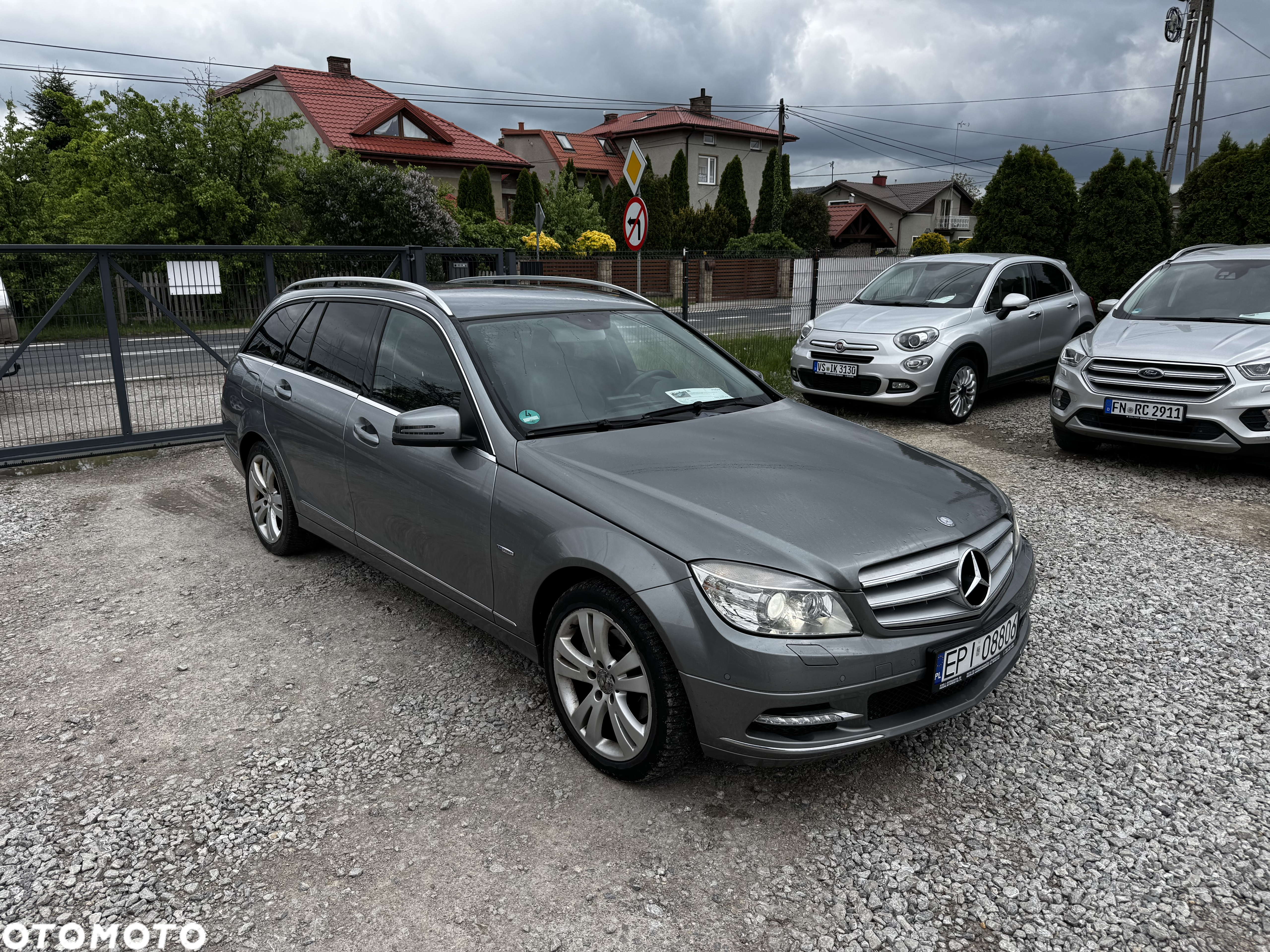 Mercedes-Benz Klasa C 250 CGI T Automatik BlueEFFICIENCY Avantgarde - 17