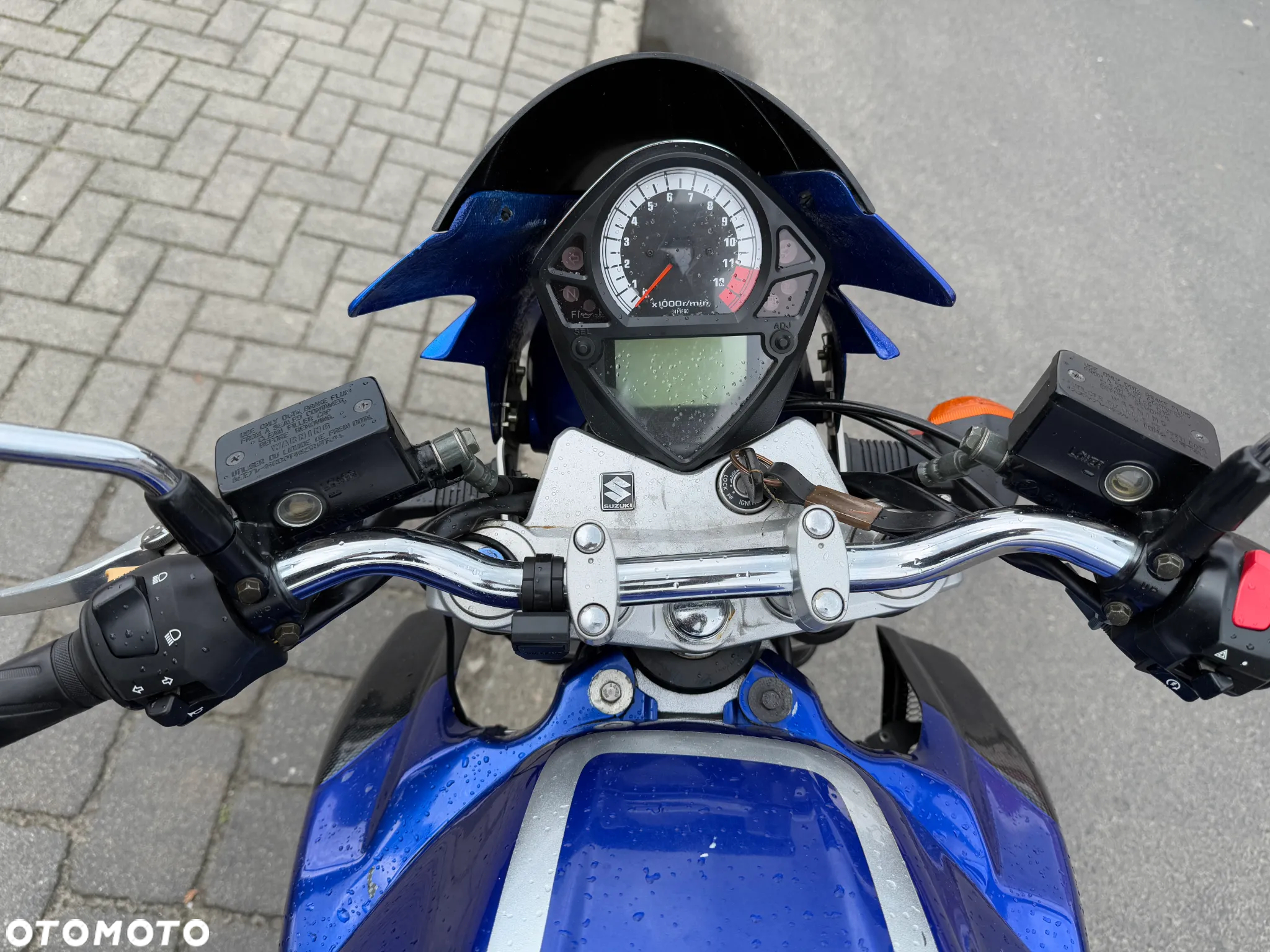 Suzuki SV - 11
