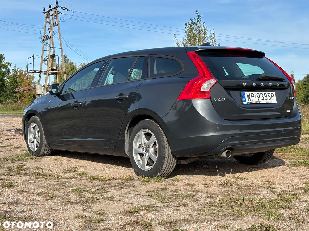 Volvo V60 D2 Momentum - 10