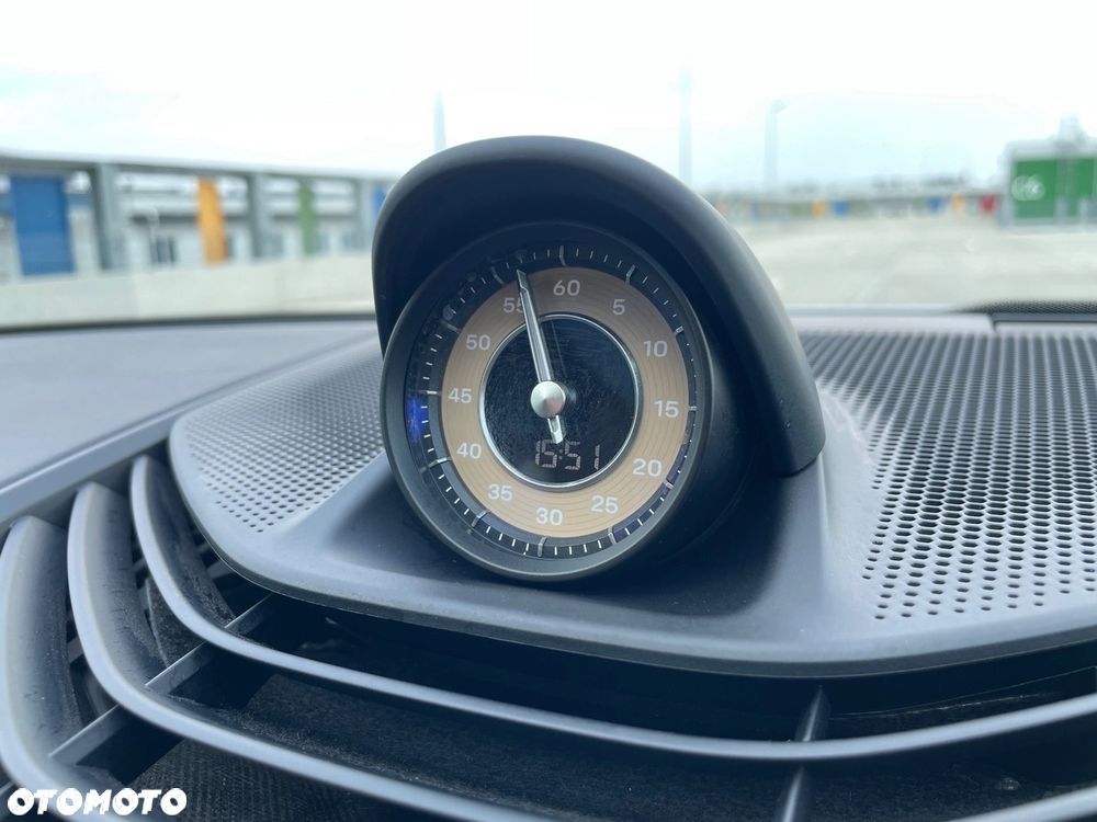 Porsche Taycan 4S Performance Plus - 31