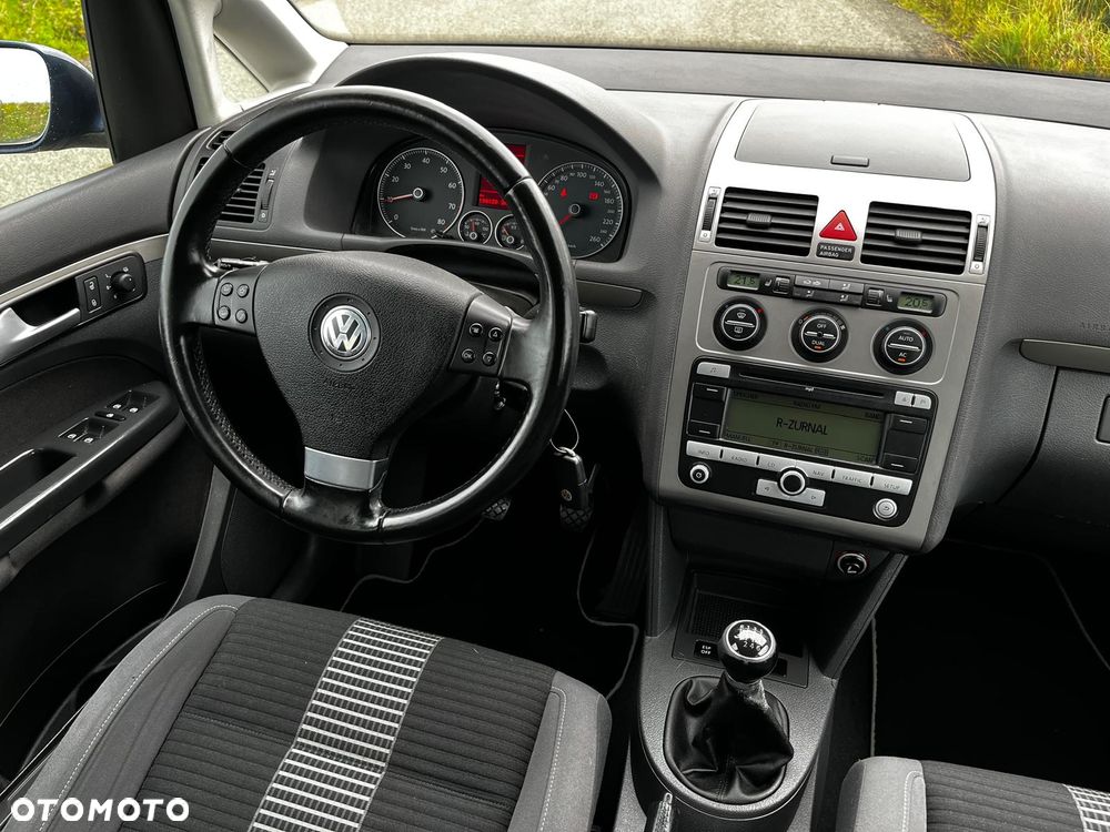 Volkswagen Touran - 5