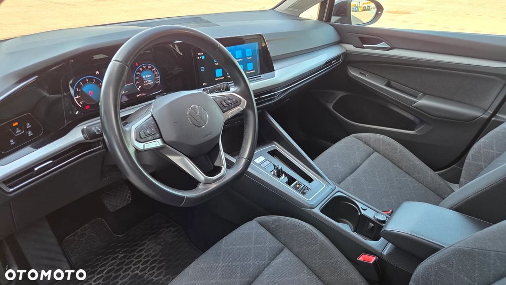 Volkswagen Golf 1.5 eTSI Life DSG - 20