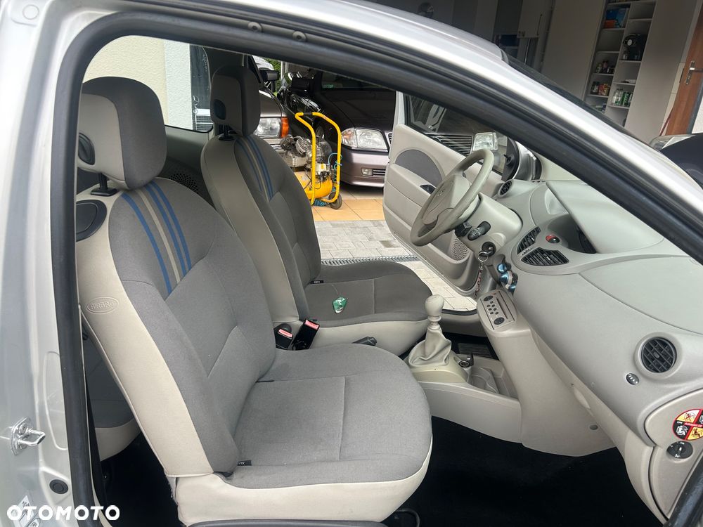 Renault Twingo 1.2 16V Expression - 13
