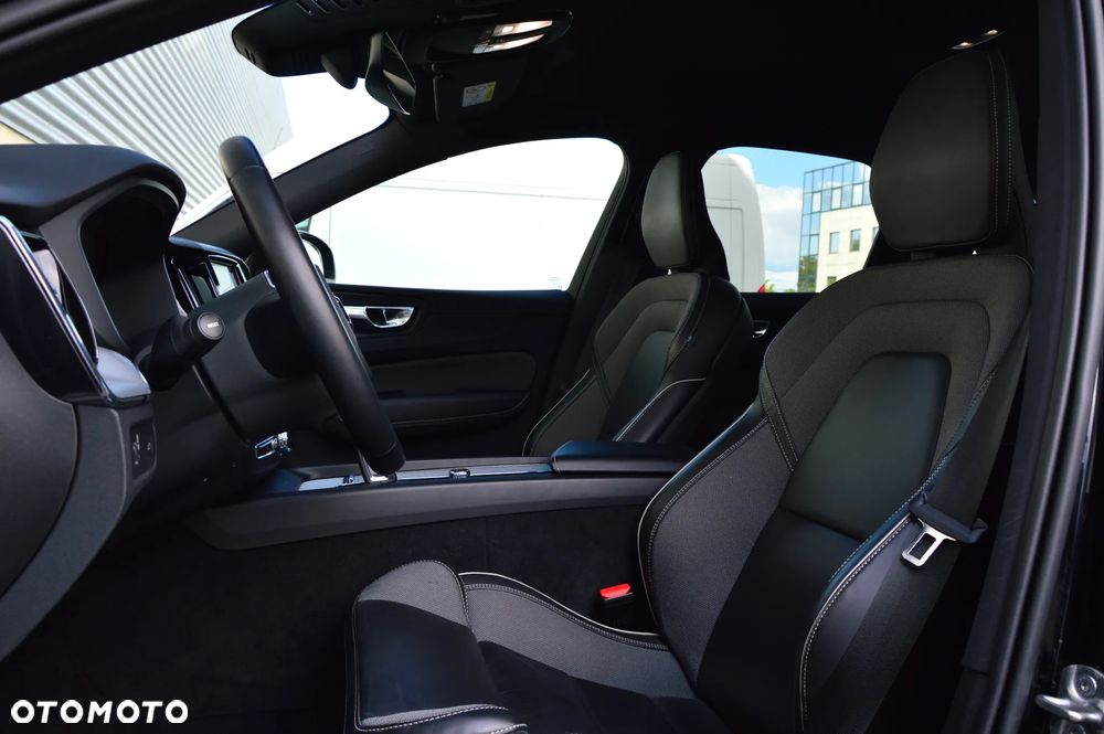 Volvo XC 60 B4 D Geartronic Momentum - 16