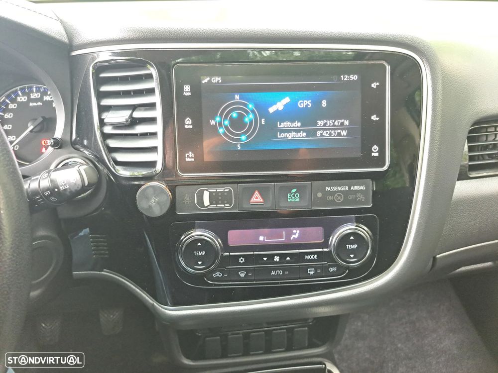 Mitsubishi Outlander 2.2 DI-D Intense - 27